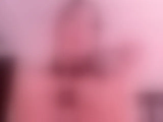 Live sex webcam photo for LunaMystyque #293610166