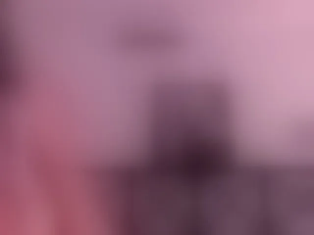 Live sex webcam photo for LunaMystyque #293621385