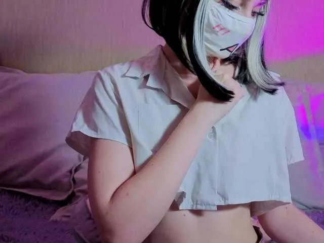 Live sex webcam photo for LunaNyan #293878349