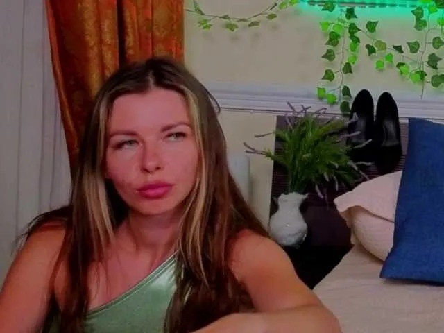 Live sex webcam photo for LunaRishi #291294791