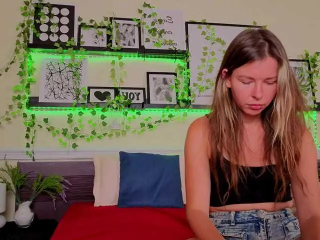 Live sex webcam photo for LunaRishi #291506712