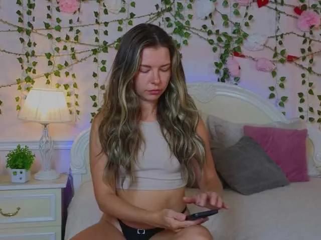 Live sex webcam photo for LunaRishi #291528105