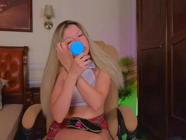 Live sex webcam photo for LunaRishi #293800080