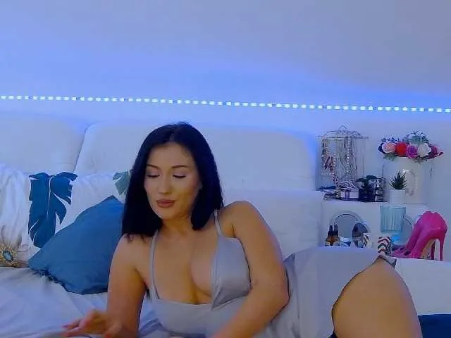 Live sex webcam photo for LunaSky #277407260