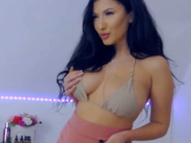 Live sex webcam photo for LunaSky #277552176