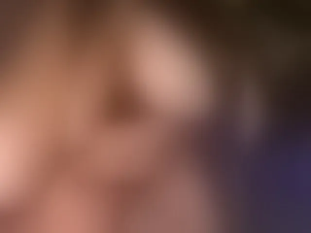 Live sex webcam photo for LunaTempt #292611481