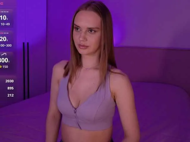 Live sex webcam photo for LunaTempt #293437894