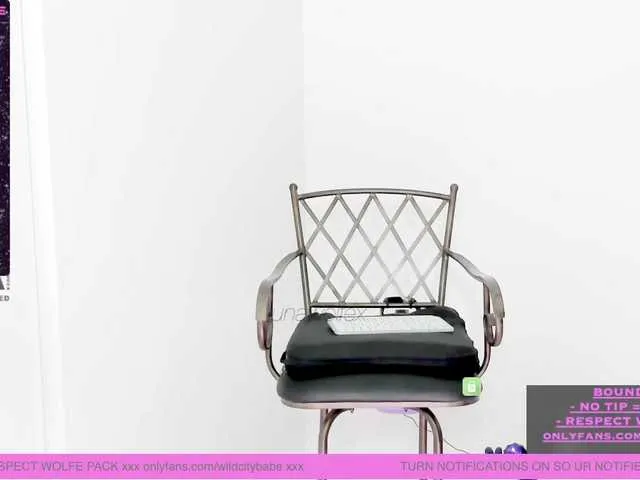 Live sex webcam photo for LunaWolfex #273251795