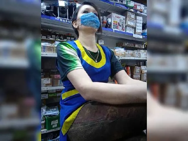 Live sex webcam photo for LunaXKinky #272719938