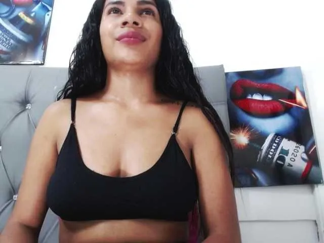 Live sex webcam photo for LunaXLopez #272958534