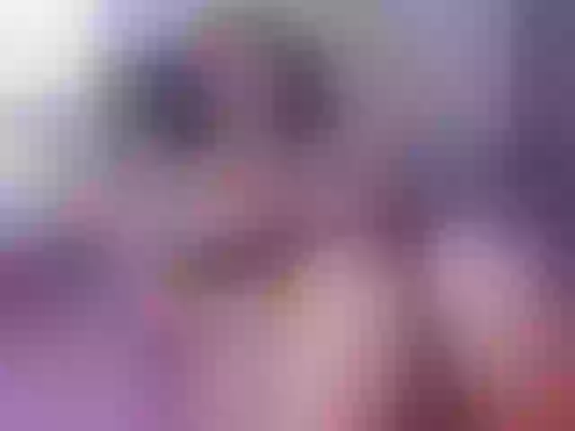 Live sex webcam photo for LunaaHatzel #291448727