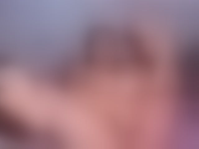 Live sex webcam photo for LunaaHatzel #294331167