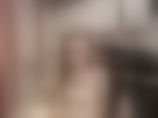 Live sex webcam photo for Lunaaaura #293025486