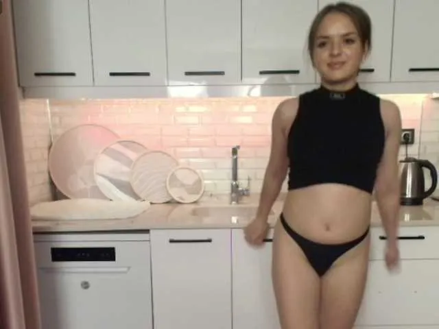Live sex webcam photo for Lunaaaura #293341185