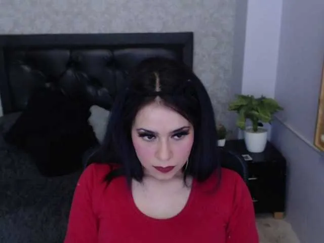 Live sex webcam photo for Lunaaylin #273320710