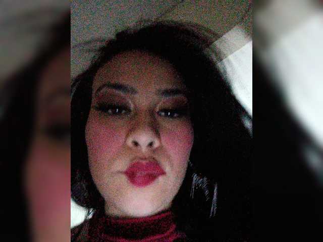 Live sex webcam photo for Lunaaylin #273333507