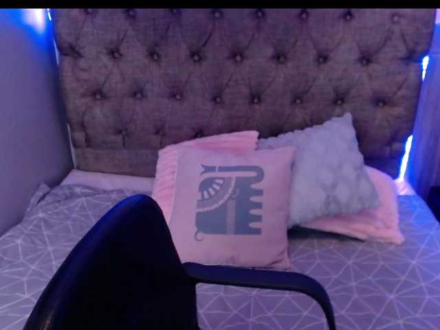 Live sex webcam photo for Lunaaylin #273596991