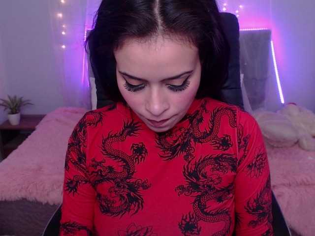 Live sex webcam photo for Lunaaylin #275406360