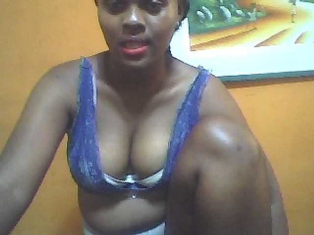 Live sex webcam photo for Lunah4 #272864437