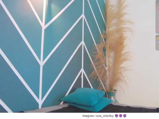 Live sex webcam photo for Lunamistyc #291672706