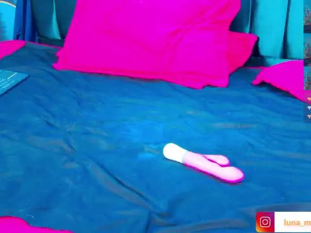 Live sex webcam photo for Lunamistyc #292318025