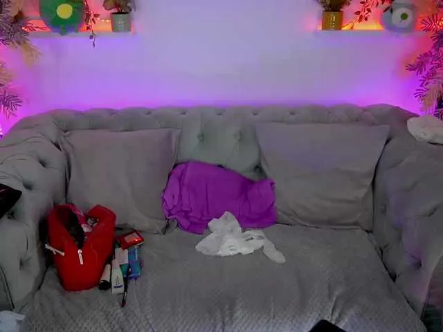 Live sex webcam photo for Lunar-LuLu #275607440
