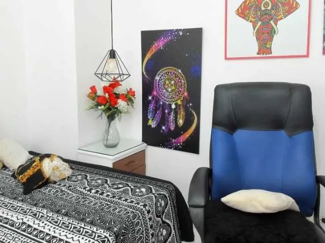 Live sex webcam photo for Lunarii #272958038