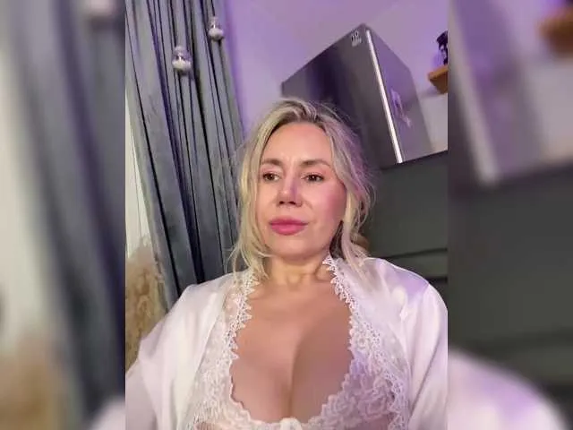 Live sex webcam photo for Lunesa #291321117