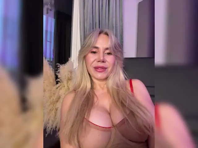 Live sex webcam photo for Lunesa #291394216