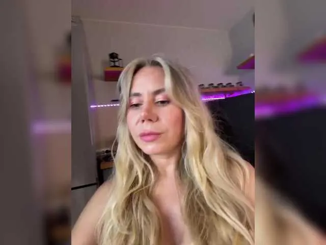 Live sex webcam photo for Lunesa #291399427