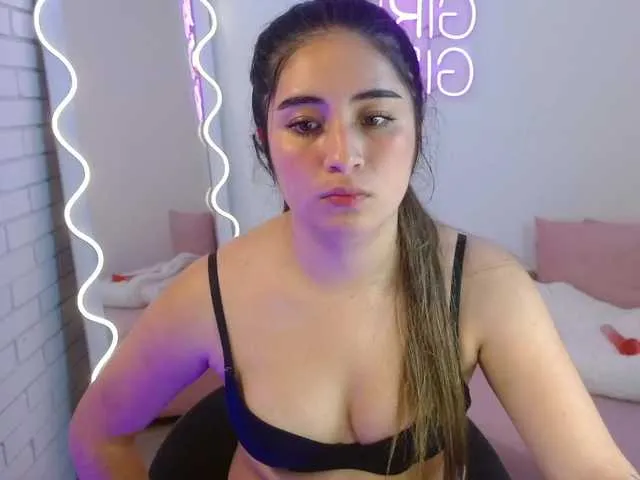 Live sex webcam photo for Lunna-tay #291667824