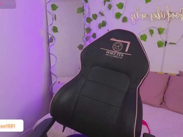 Live sex webcam photo for Lunna-tay #291808110