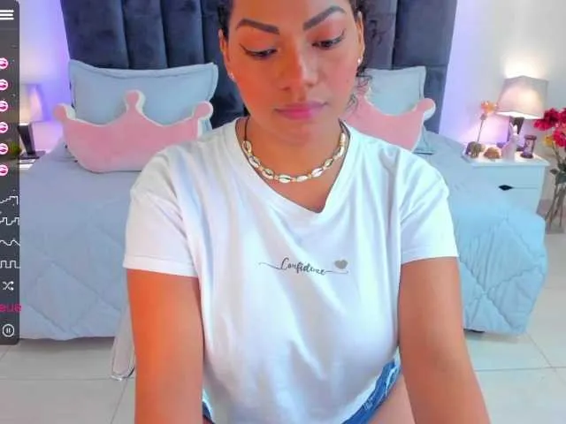 Live sex webcam photo for Lupe-blue #272119892