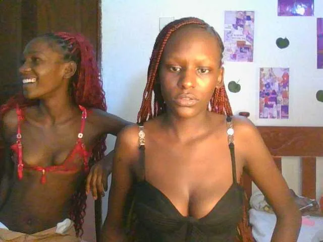 Live sex webcam photo for LupitaLion #293835209