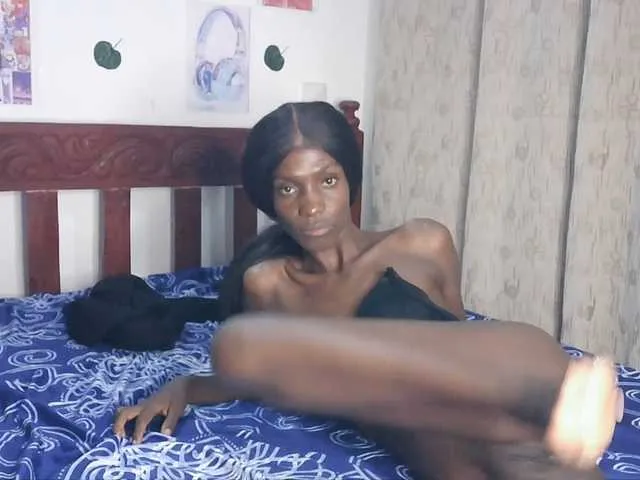 Live sex webcam photo for LupitaLion #294010471