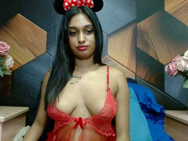 Live sex webcam photo for LusciousIndian #292182957