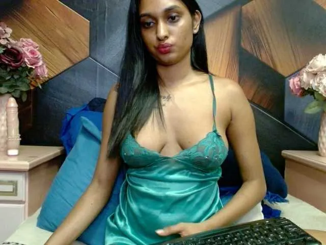 Live sex webcam photo for LusciousIndian #292280821