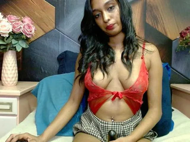 Live sex webcam photo for LusciousIndian #292771557