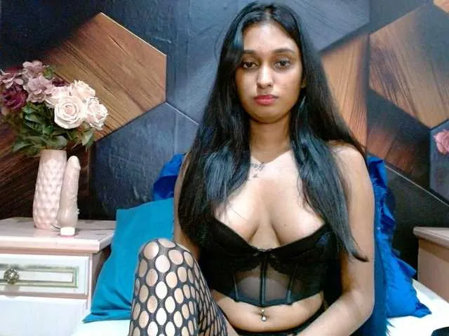 Live sex webcam photo for LusciousIndian #293480290