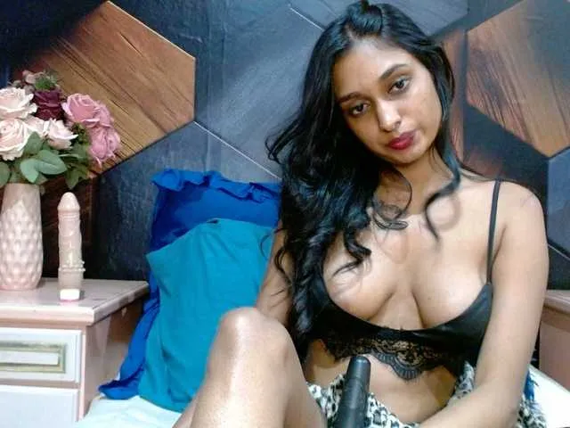 Live sex webcam photo for LusciousIndian #293600895