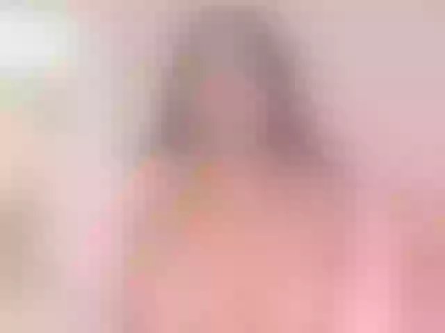 Live sex webcam photo for Luu-queen #271693815