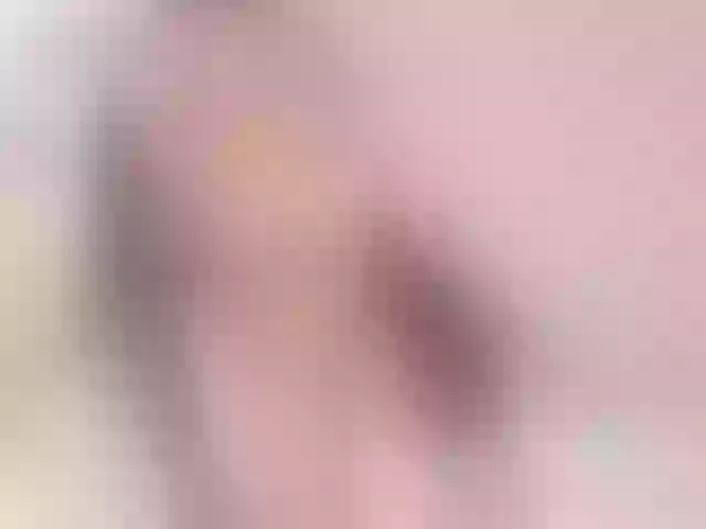 Live sex webcam photo for Luu-queen #271850565