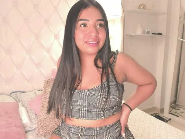 Live sex webcam photo for Luu-queen #272052135