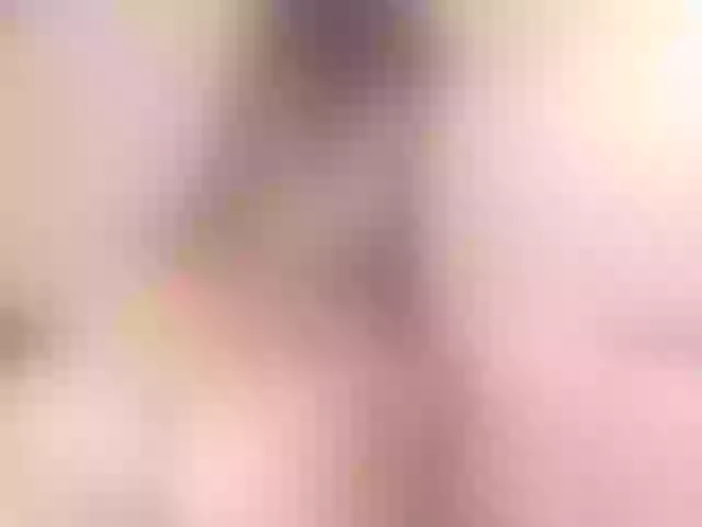 Live sex webcam photo for Luu-queen #272107519