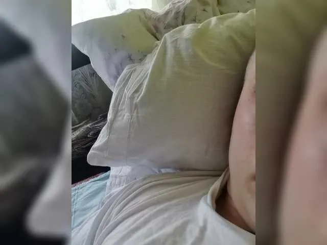 Live sex webcam photo for LuuubieeToooo #276149106