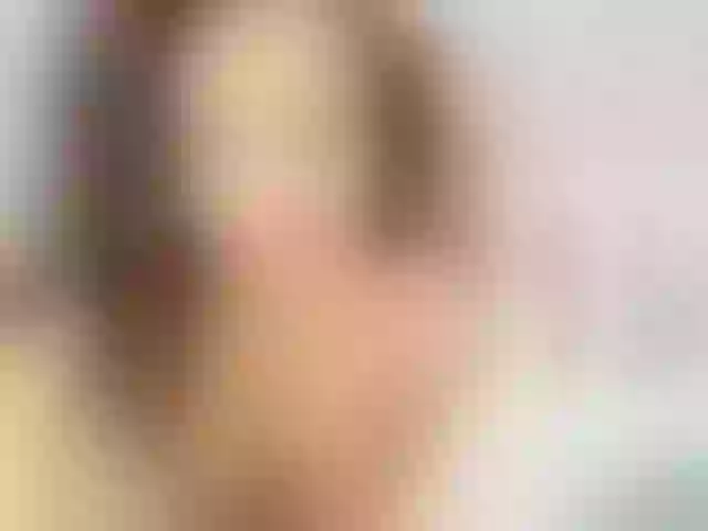 Live sex webcam photo for LuvC #271699394