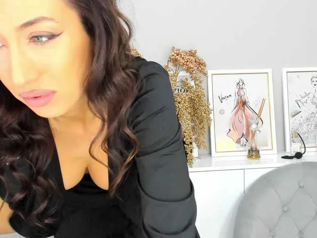 Live sex webcam photo for LuvC #271934914