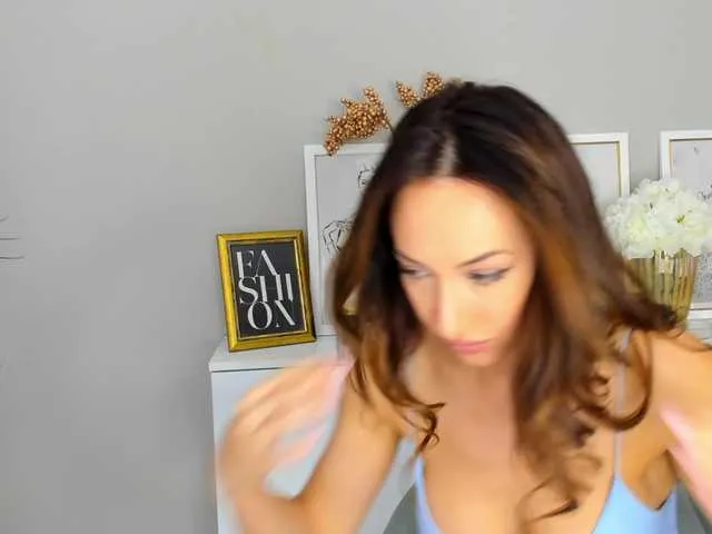 Live sex webcam photo for LuvC #274260312