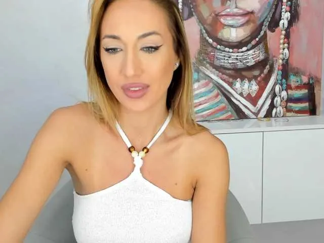 Live sex webcam photo for LuvC #278124477