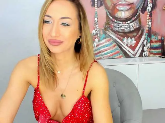 Live sex webcam photo for LuvC #290932449